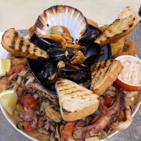 Platou de Fructe de Mare 900 - 1000gr/ 2pers